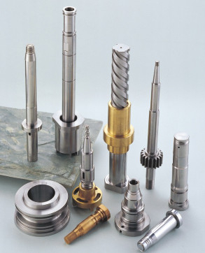 What are the precautions for grinding hardware mold accessories?